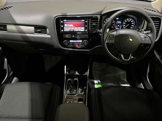 三菱 アウトランダー ２．４ ２４Ｇ ４ＷＤ H30年 (北海道) 99