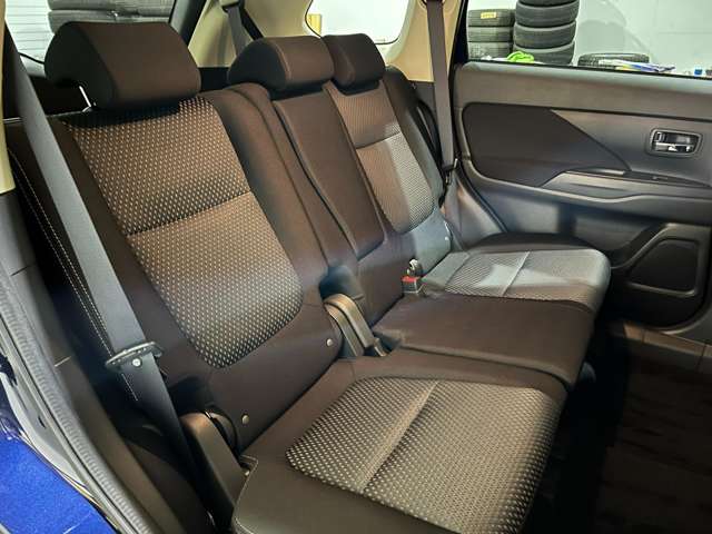 三菱 アウトランダー ２．４ ２４Ｇ ４ＷＤ H30年 (北海道) 99