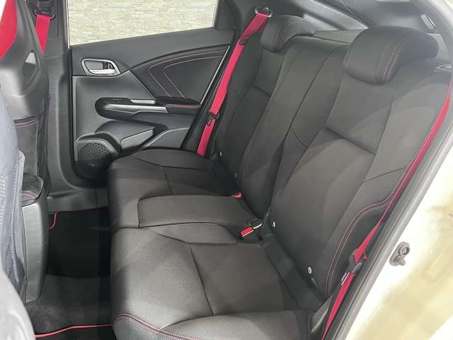 ホンダ シビック ２．０ H28年 (関東) 99