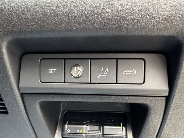 マツダ ＣＸ−３０ １．８ ＸＤ ブラックトーンエディション ディーゼルターボ ４ＷＤ R4年 (関東) 99