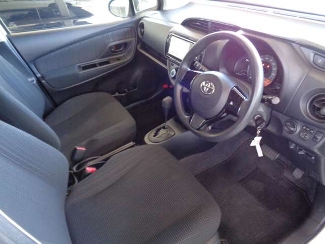 トヨタ ヴィッツ １．３ Ｆ ４ＷＤ H29年 () 99