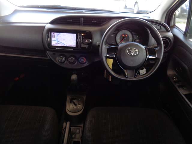 トヨタ ヴィッツ １．３ Ｆ ４ＷＤ H29年 () 99