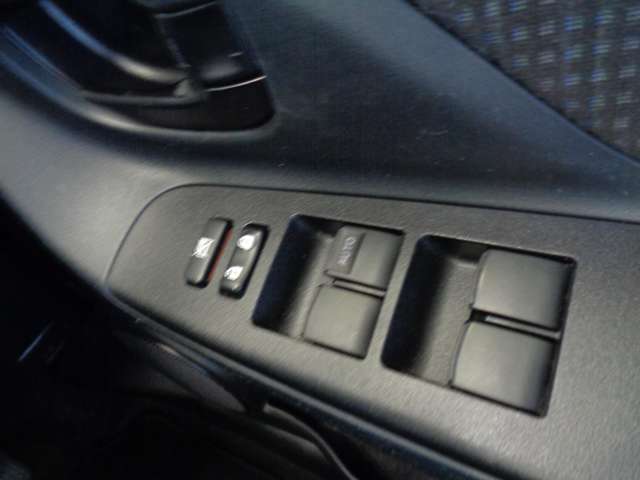 トヨタ ヴィッツ １．３ Ｆ ４ＷＤ H29年 () 99