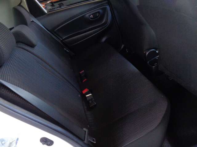 トヨタ ヴィッツ １．３ Ｆ ４ＷＤ H29年 () 99