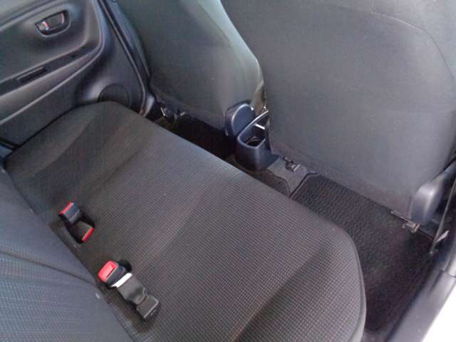 トヨタ ヴィッツ １．３ Ｆ ４ＷＤ H29年 () 99