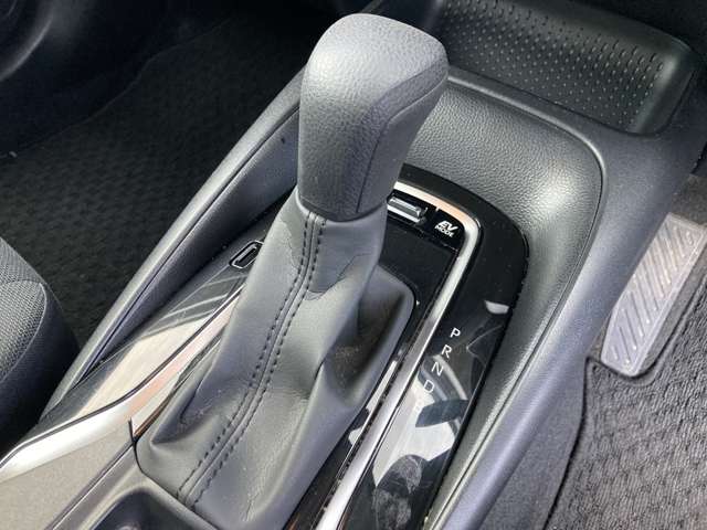 トヨタ カローラ　ツーリング　ハイブリッド １．８ ハイブリッド Ｇ－Ｘ Ｅ－ＦＯＵＲ ４ＷＤ R1年 (東北) 99