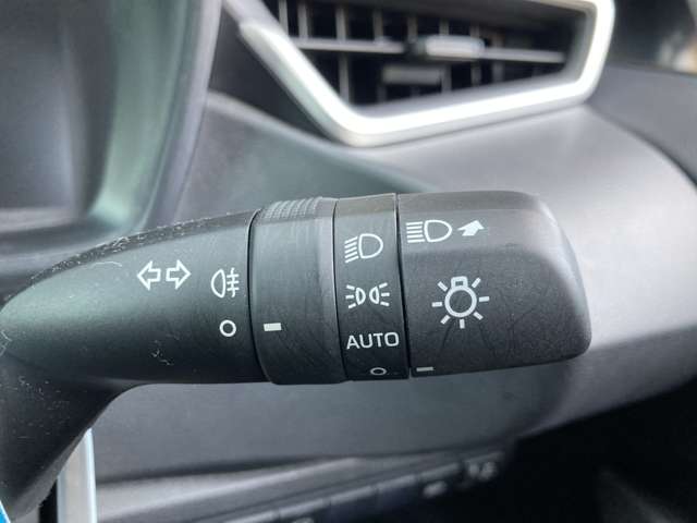 トヨタ カローラ　ツーリング　ハイブリッド １．８ ハイブリッド Ｇ－Ｘ Ｅ－ＦＯＵＲ ４ＷＤ R1年 (東北) 99