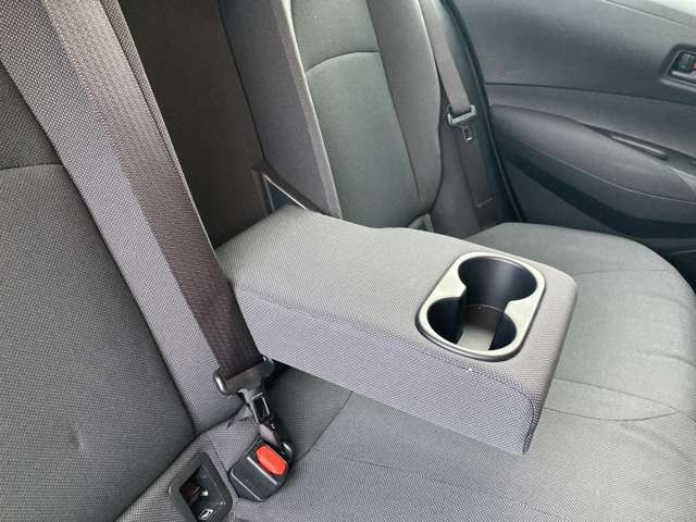 トヨタ カローラ　ツーリング　ハイブリッド １．８ ハイブリッド Ｇ－Ｘ Ｅ－ＦＯＵＲ ４ＷＤ R1年 (東北) 99