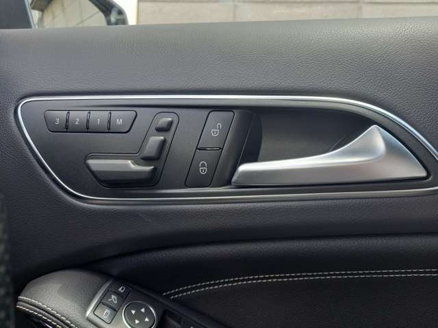 メルセデスベンツ ＧＬＡクラス ＧＬＡ１８０　オフロード H27年 (東海) 99