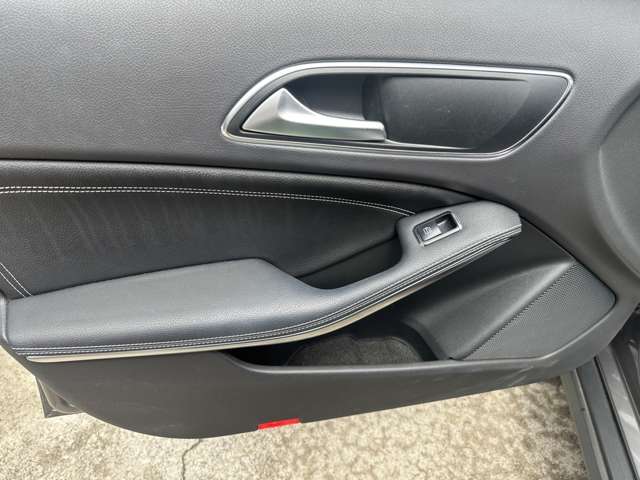 メルセデスベンツ ＧＬＡクラス ＧＬＡ１８０　オフロード H27年 (東海) 99