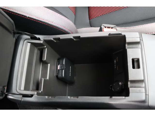 スバル インプレッサスポーツ ２．０ ＳＴＩ スポーツ R4年 (関東) 99