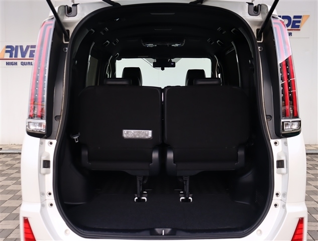 トヨタ ノア １．８ ハイブリッド ＳＩ ＷＸＢ H30年 (関東) 99