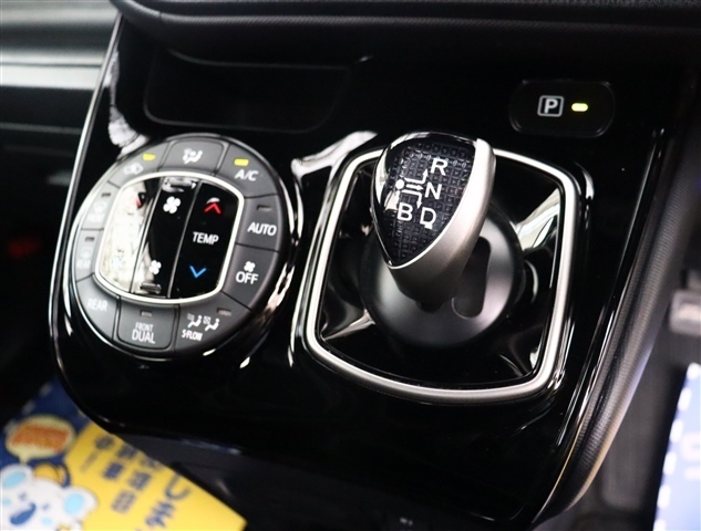 トヨタ ノア １．８ ハイブリッド ＳＩ ＷＸＢ H30年 (関東) 99