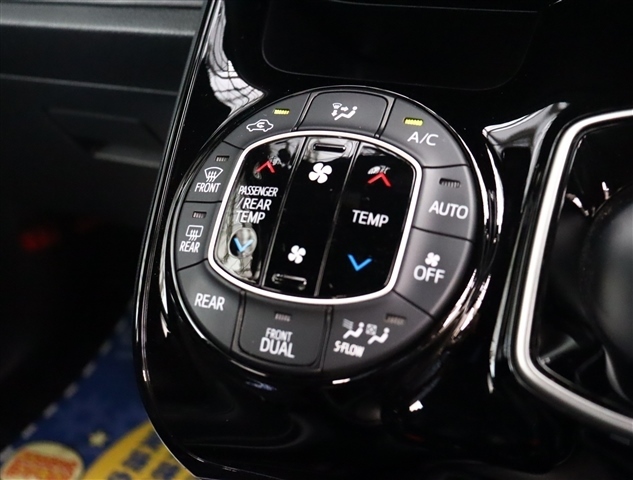 トヨタ ノア １．８ ハイブリッド ＳＩ ＷＸＢ H30年 (関東) 99