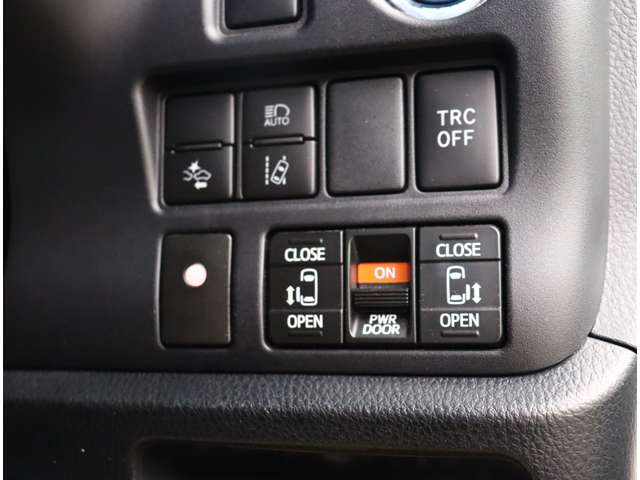 トヨタ ノア １．８ ハイブリッド ＳＩ ＷＸＢ H30年 (関東) 99