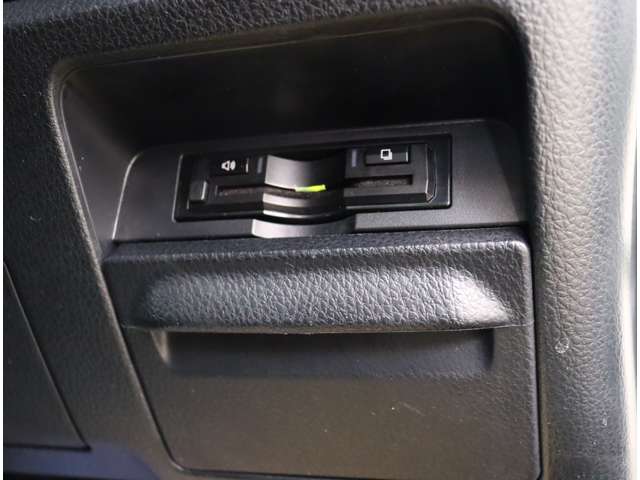 トヨタ ノア １．８ ハイブリッド ＳＩ ＷＸＢ H30年 (関東) 99