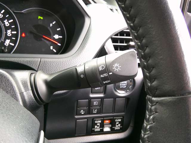 トヨタ ノア ２．０ ＳＩ ＷＸＢＩＩ R2年 (関東) 99