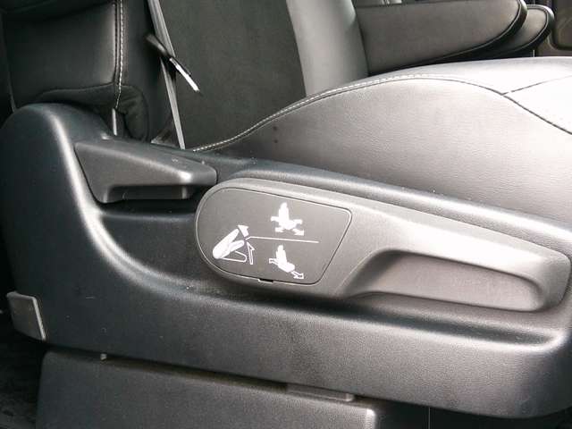 トヨタ ノア ２．０ ＳＩ ＷＸＢＩＩ R2年 (関東) 99