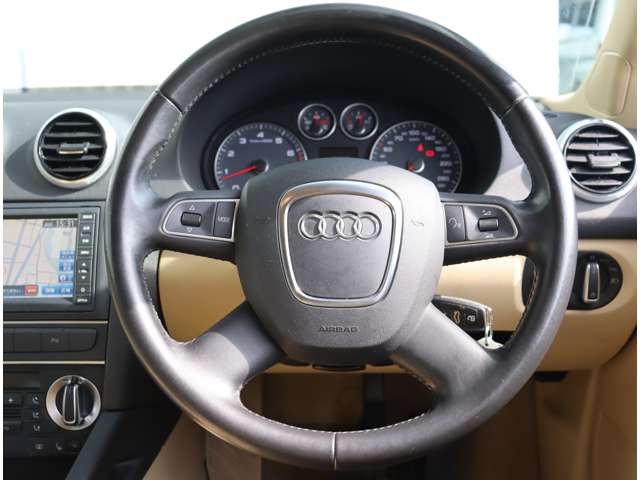 アウディ Ａ３　スポーツバック １．４　ＴＦＳＩ H24年 (関東) 99