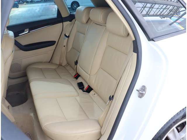 アウディ Ａ３　スポーツバック １．４　ＴＦＳＩ H24年 (関東) 99