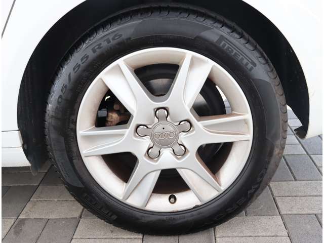 アウディ Ａ３　スポーツバック １．４　ＴＦＳＩ H24年 (関東) 99