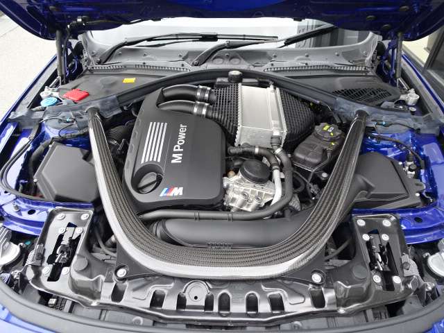 ＢＭＷ Ｍ４クーペ コンペティション Ｍ ＤＣＴ ドライブロジック R1年 (近畿) 99