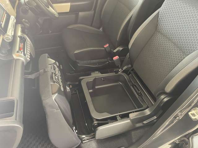 スズキ クロスビー １．０ ハイブリッド ＭＸ スズキ セーフティ サポートパッケージ装着車 ４ＷＤ H30年 (北海道) 99