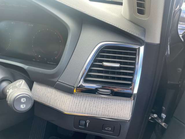 ボルボ ＸＣ９０ Ｂ６ ＡＷＤ インスクリプション ４ＷＤ R3年 (東北) 99