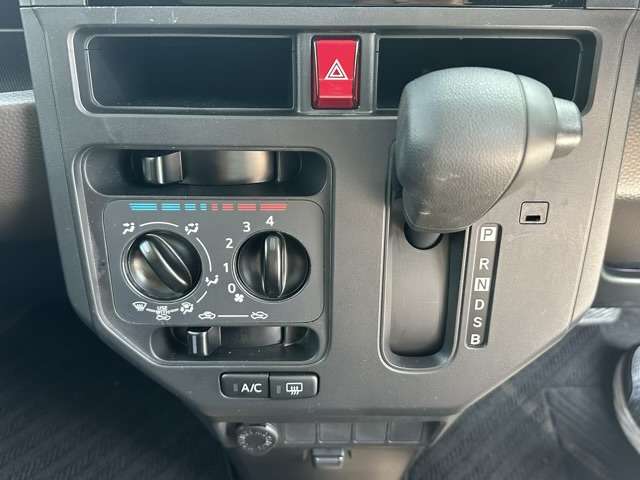 ダイハツ トール １．０ Ｘ R4年 (東海) 99