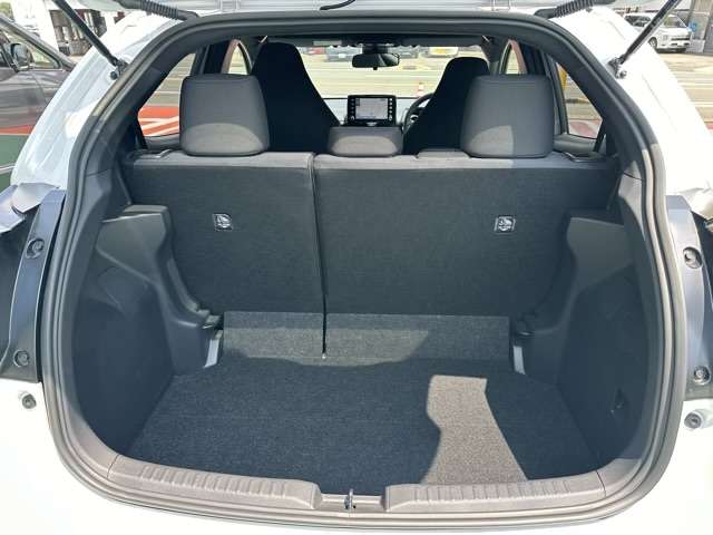 トヨタ ヤリス １．０ Ｇ R5年 (東海) 99