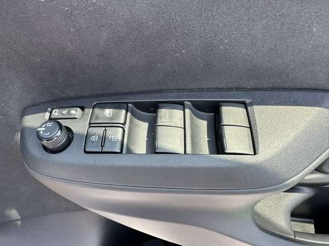 トヨタ ヤリス １．０ Ｇ R5年 (東海) 99