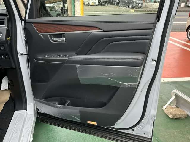 三菱 デリカ　Ｄ：５ ２．２ Ｐ ディーゼルターボ ４ＷＤ R6年 (東海) 99