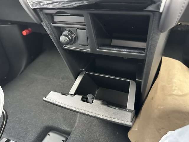 三菱 デリカ　Ｄ：５ ２．２ Ｐ ディーゼルターボ ４ＷＤ R6年 (東海) 99