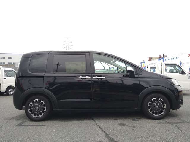 ホンダ フリード　ハイブリッド １．５ Ｅ：ＨＥＶ クロスター R6年 (九州・沖縄) 99