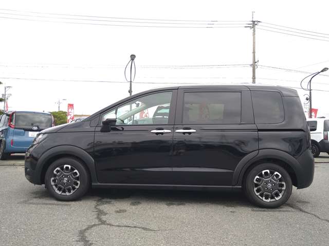 ホンダ フリード　ハイブリッド １．５ Ｅ：ＨＥＶ クロスター R6年 (九州・沖縄) 99