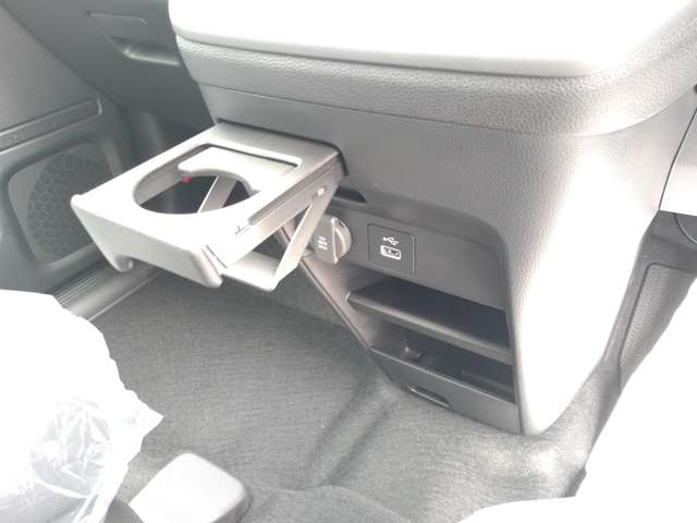 ホンダ フリード　ハイブリッド １．５ Ｅ：ＨＥＶ クロスター R6年 (九州・沖縄) 99