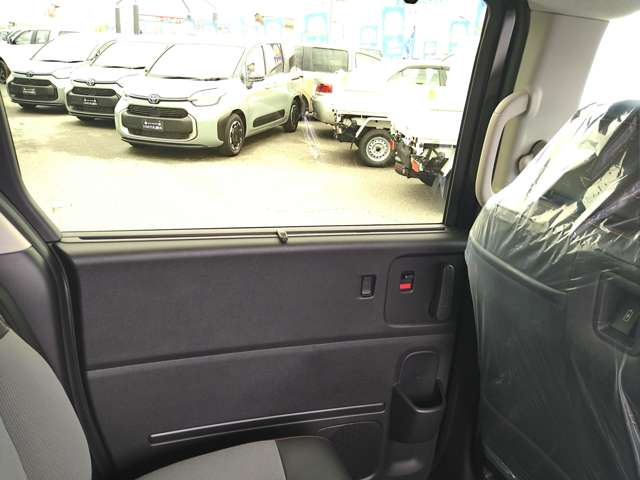 ホンダ フリード　ハイブリッド １．５ Ｅ：ＨＥＶ クロスター R6年 (九州・沖縄) 99