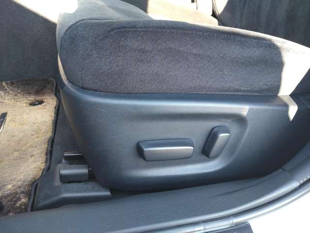 トヨタ クラウン ２．５ ロイヤルサルーン H28年 (九州・沖縄) 99