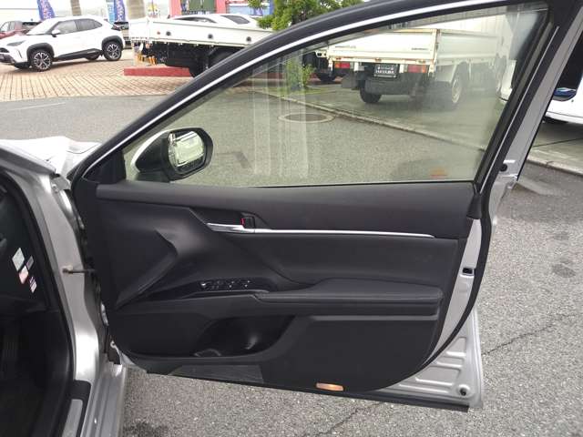 トヨタ カムリ ２．５ ＷＳ レザーパッケージ R1年 (九州・沖縄) 99