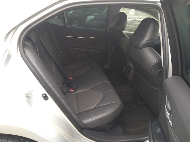 トヨタ カムリ ２．５ ＷＳ レザーパッケージ R1年 (九州・沖縄) 99