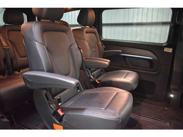 メルセデスベンツ Ｖクラス Ｖ２２０ Ｄ アバンギャルド ＡＭＧライン ディーゼルターボ R3年 (関東) 99