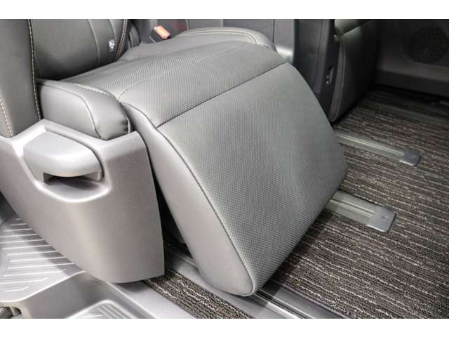 トヨタ アルファード　ハイブリッド ハイブリッド ２．５ Ｚ R6年 (東海) 99