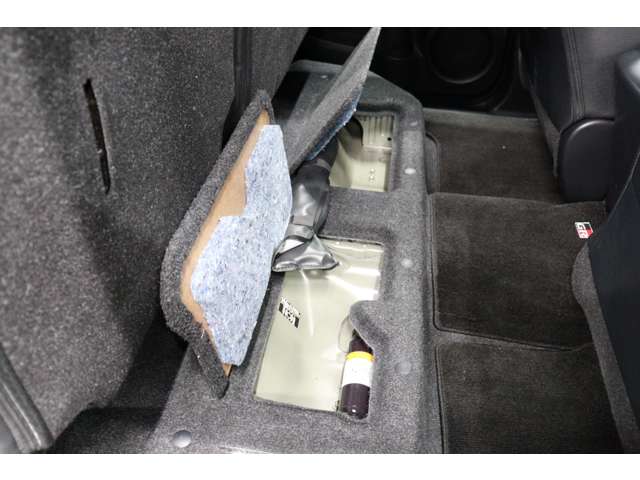 トヨタ ハイラックス ２．４ Ｚ ＧＲスポーツ ディーゼルターボ ４ＷＤ R4年 (東海) 99