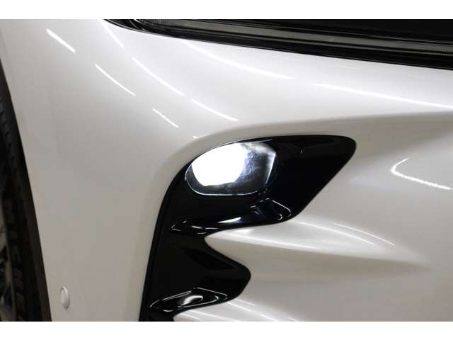 トヨタ クラウン　スポーツ　ハイブリッド ２．５ Ｚ Ｅ－ＦＯＵＲ ４ＷＤ R6年 (東海) 99