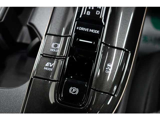 トヨタ クラウン　スポーツ　ハイブリッド ２．５ Ｚ Ｅ－ＦＯＵＲ ４ＷＤ R6年 (東海) 99