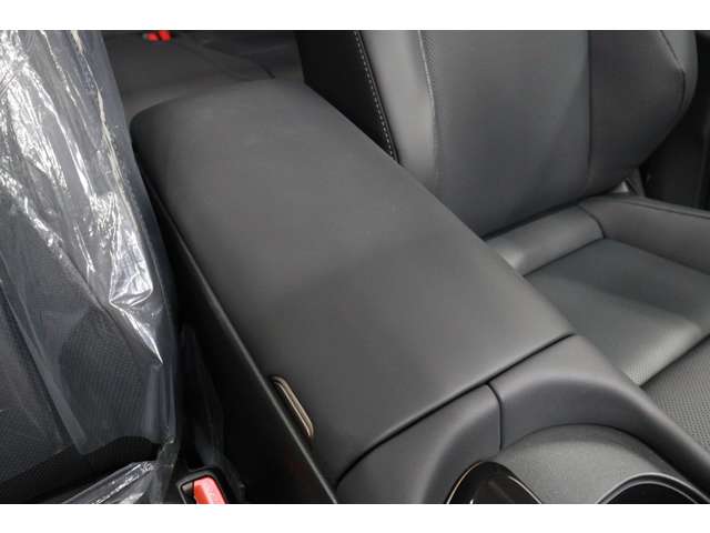 トヨタ クラウン　スポーツ　ハイブリッド ２．５ Ｚ Ｅ－ＦＯＵＲ ４ＷＤ R6年 (東海) 99