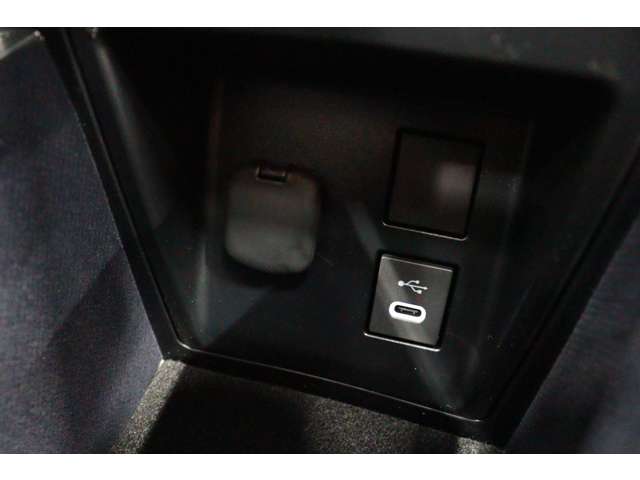 トヨタ クラウン　スポーツ　ハイブリッド ２．５ Ｚ Ｅ－ＦＯＵＲ ４ＷＤ R6年 (東海) 99