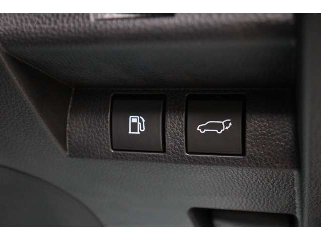 トヨタ クラウン　スポーツ　ハイブリッド ２．５ Ｚ Ｅ－ＦＯＵＲ ４ＷＤ R6年 (東海) 99