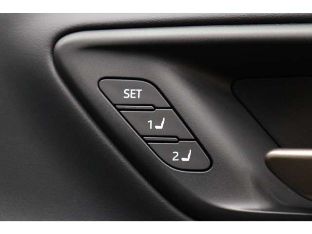 トヨタ クラウン　スポーツ　ハイブリッド ２．５ Ｚ Ｅ－ＦＯＵＲ ４ＷＤ R6年 (東海) 99