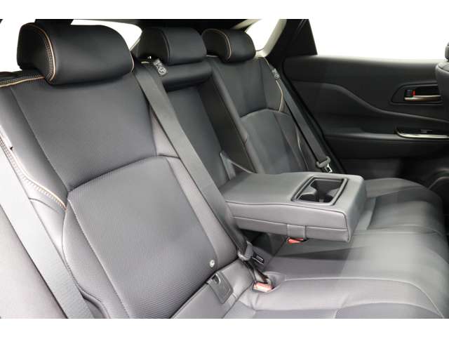 トヨタ クラウン　スポーツ　ハイブリッド ２．５ Ｚ Ｅ－ＦＯＵＲ ４ＷＤ R6年 (東海) 99